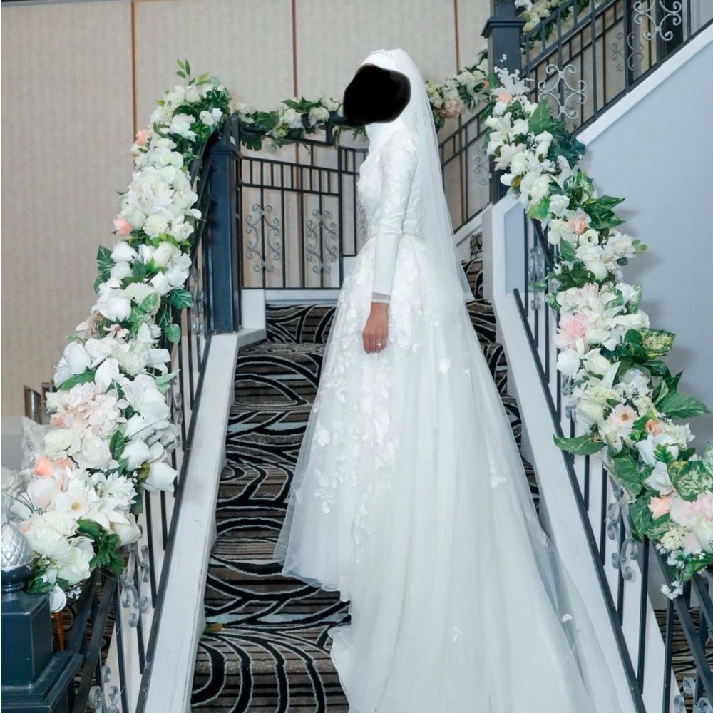 David's Bridal Elegant White Wedding Dress